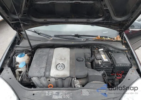 2006 Volkswagen Rabbit 4-Door из США, поврежденный, VIN WVWCR71K86W173850